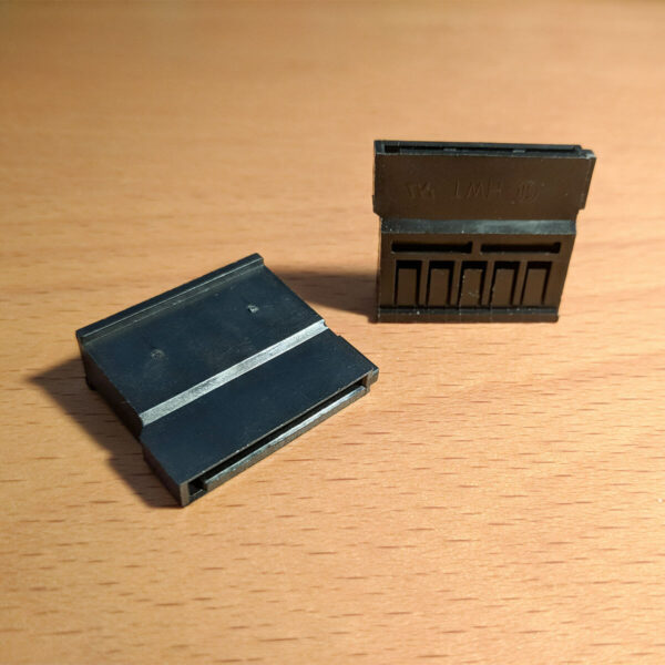 SATA egyenes csatlakozó