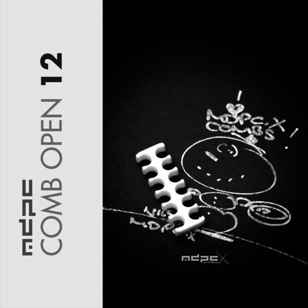 KÁBELFÉSŰ FEHÉR NYITOTT 12