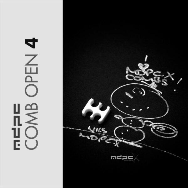 KÁBELFÉSŰ FEHÉR NYITOTT 4